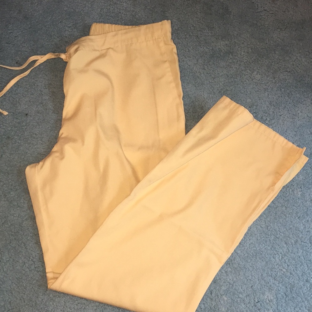 womens scrubs